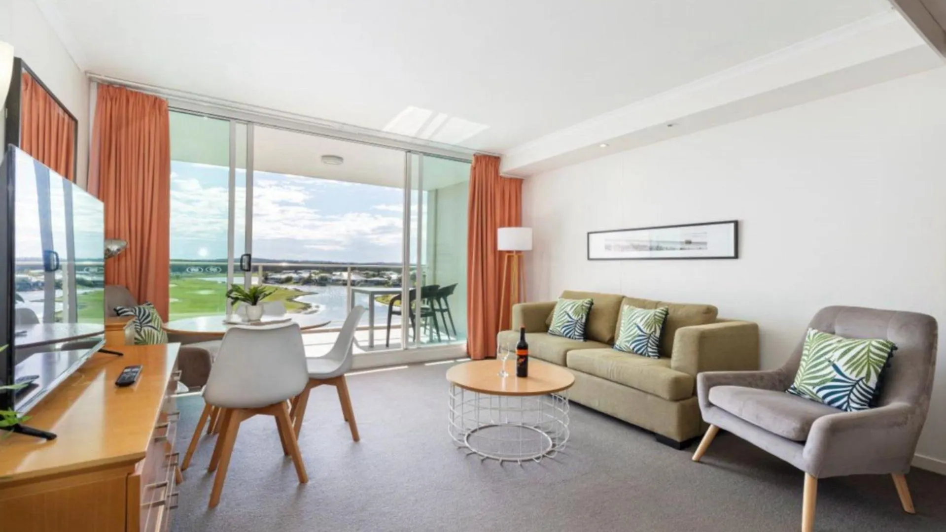 Spa Apartment - Beautiful Views Of Golf Course! Pelican Waters Austrálie