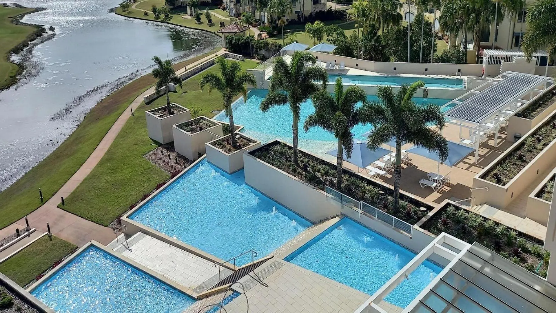 Spa Apartment - Beautiful Views Of Golf Course! Pelican Waters Austrálie