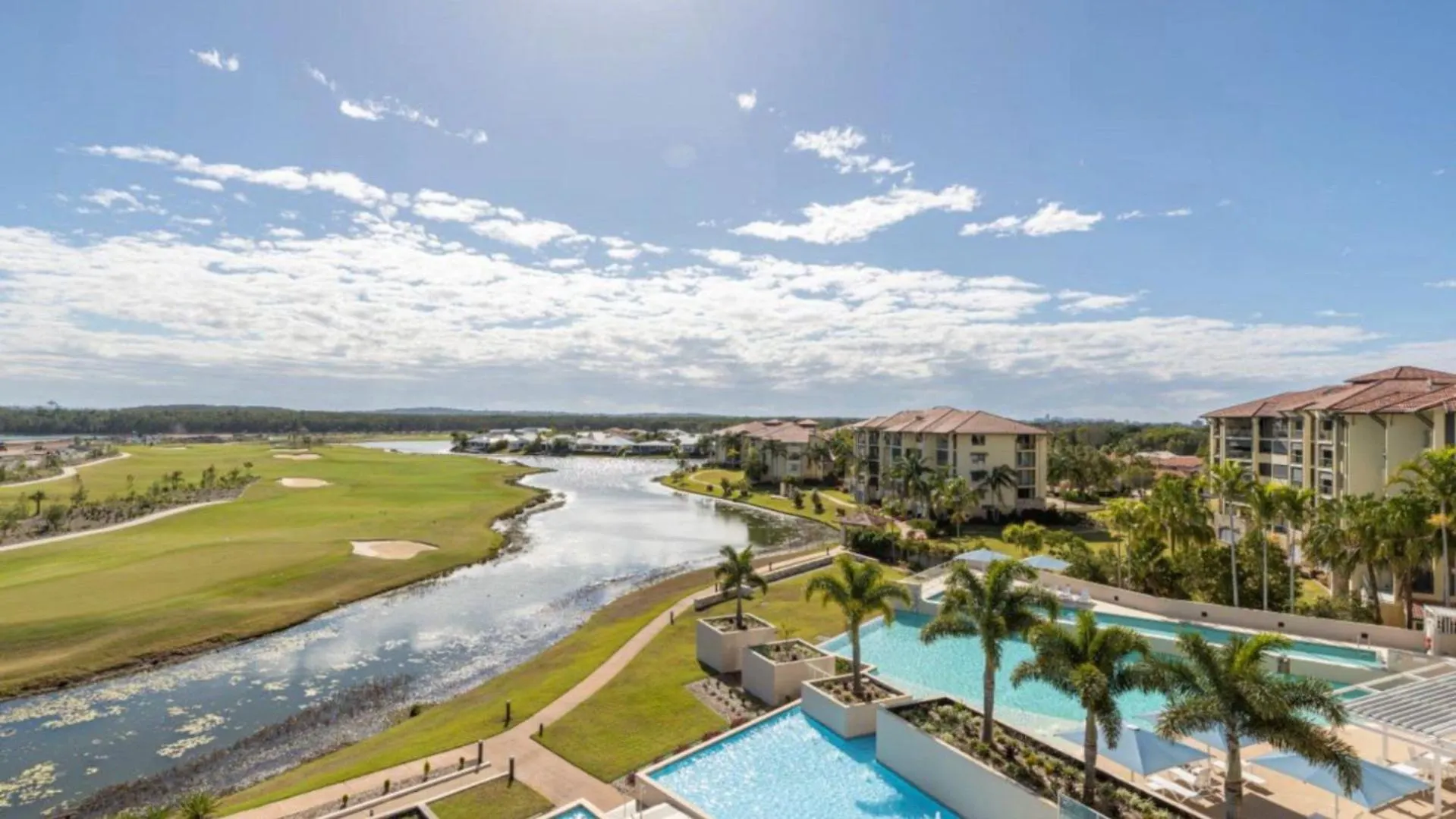 Spa Apartment - Beautiful Views Of Golf Course! Pelican Waters 0*,